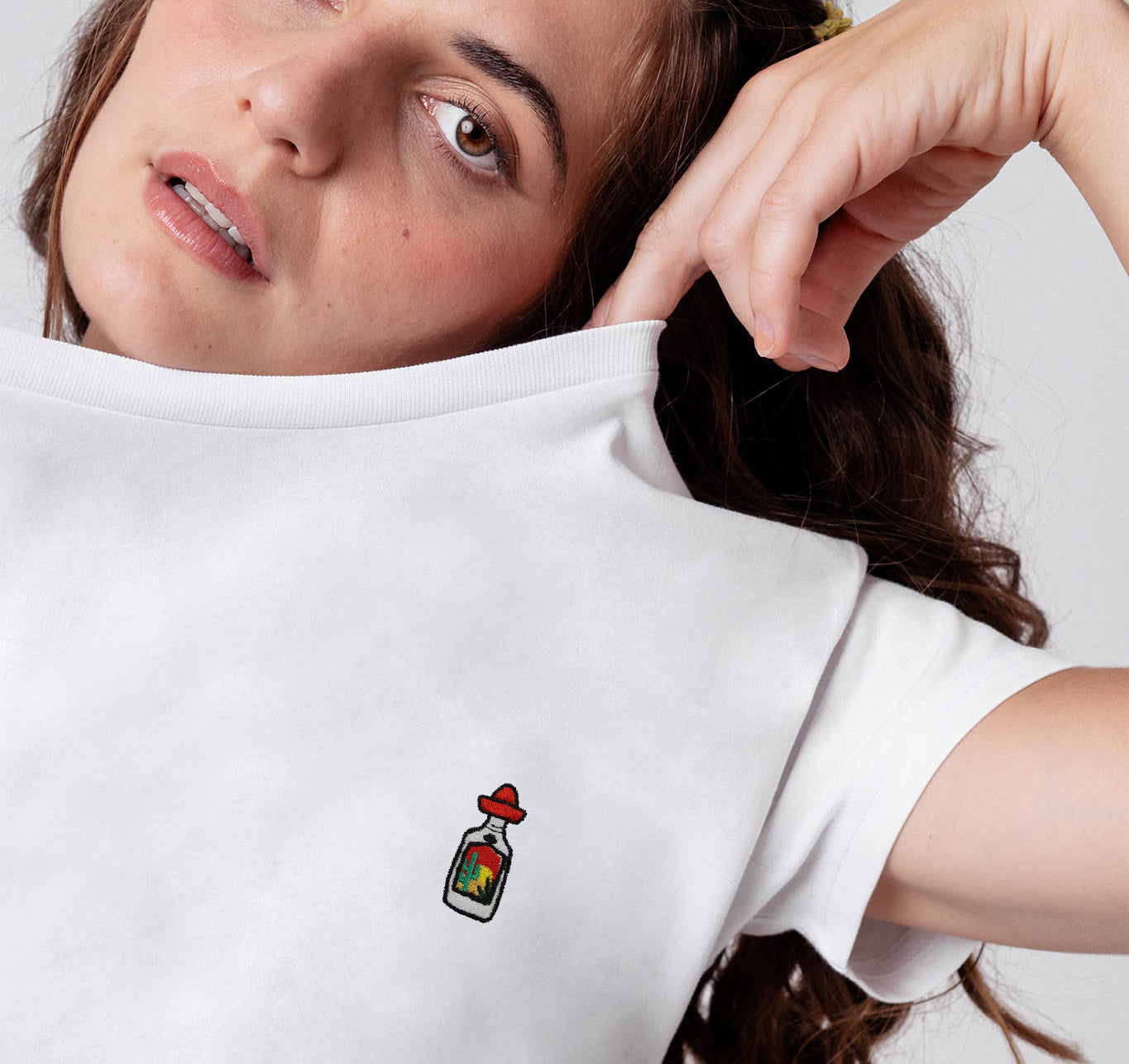 Sierra Tequila | Camiseta bordada de algodón orgánico para mujer
