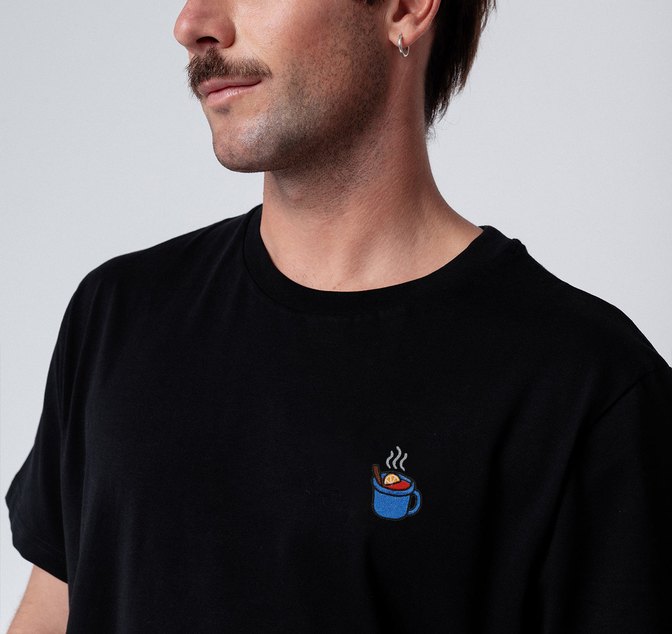 Glühwein | Besticktes Bio Baumwoll Unisex T-Shirt