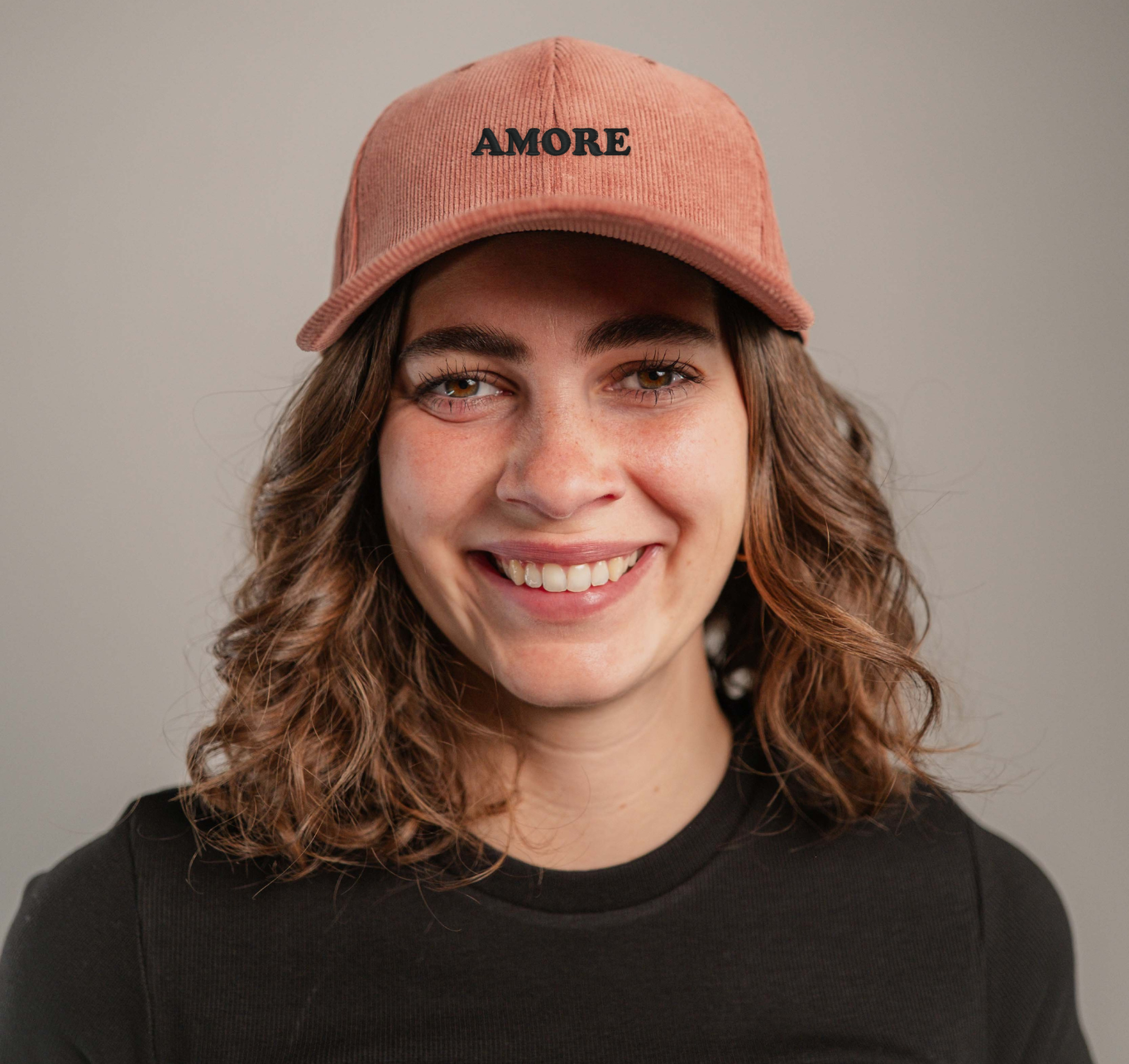 Amore | Bestickte Bio Baumwoll Cord Cap