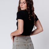 Skinny Bitch | Besticktes Bio Baumwoll Cropped T-Shirt