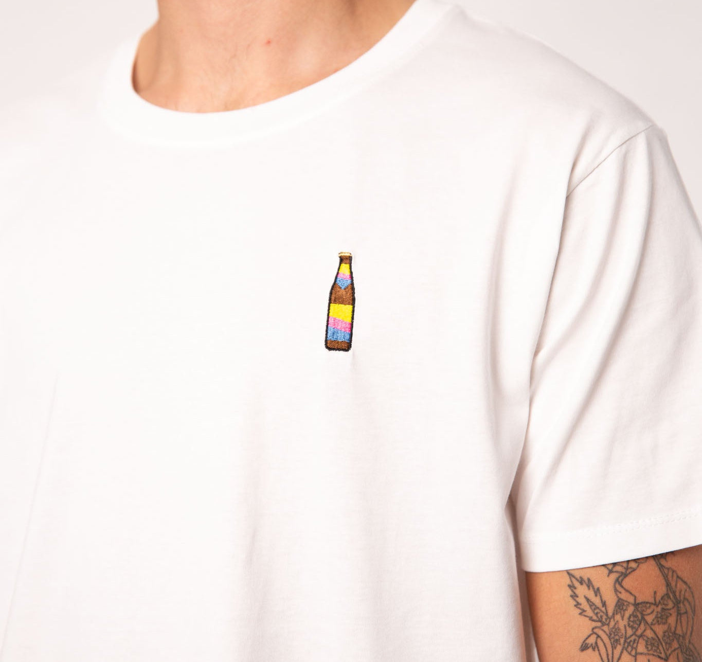 Cola Mix | Camiseta Unisex Bordada de Algodón Ecológico