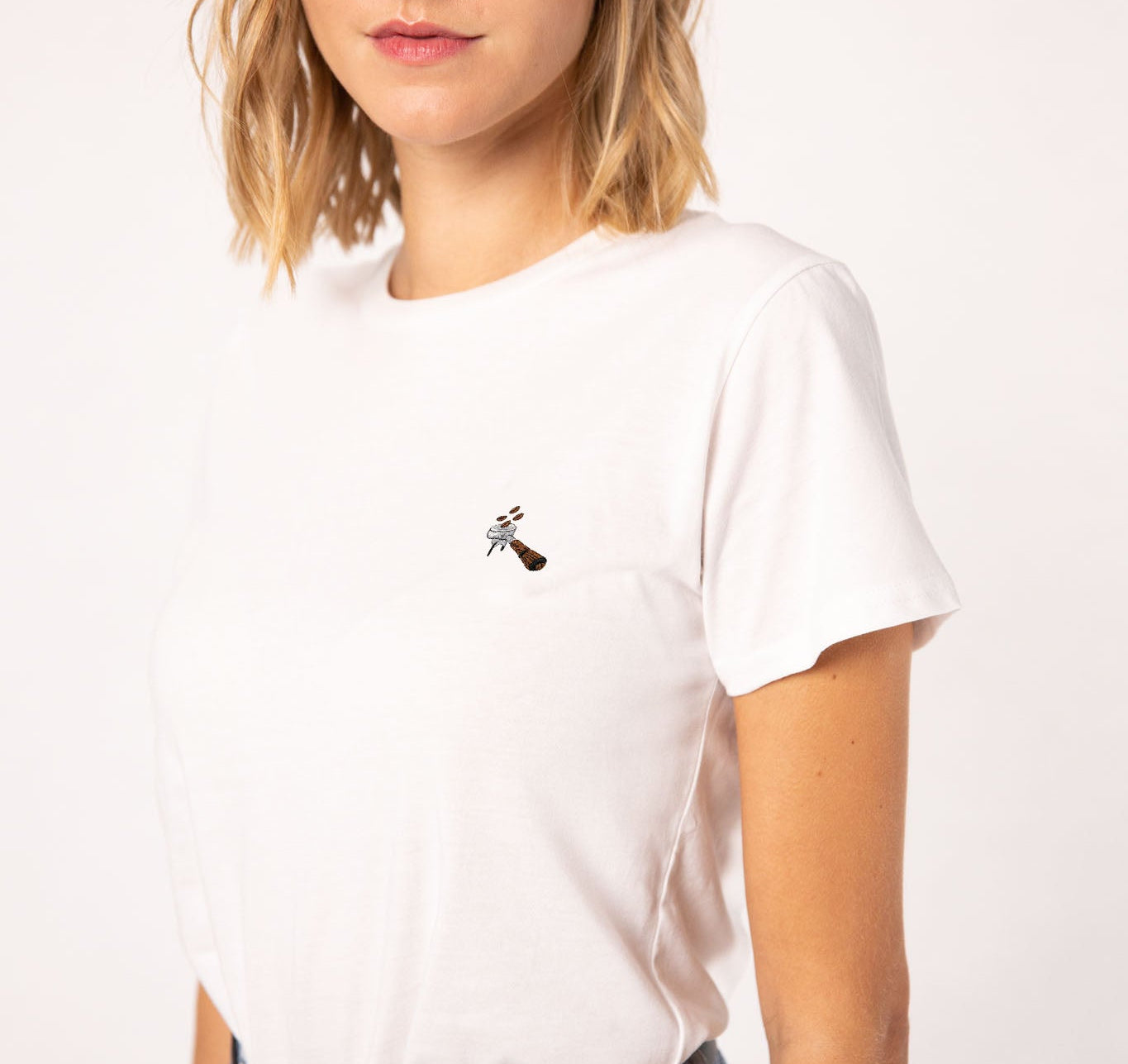 Siebträger Beans | Besticktes Bio Baumwoll Frauen T-Shirt