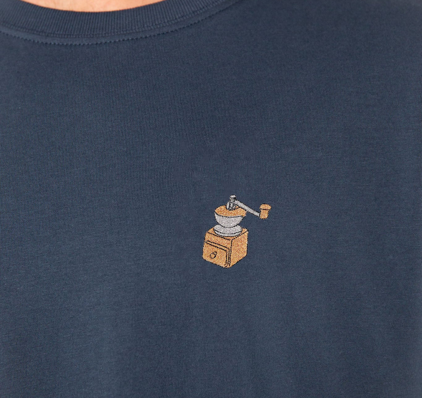 Kaffeemühle | Besticktes Bio Baumwoll Unisex T-Shirt