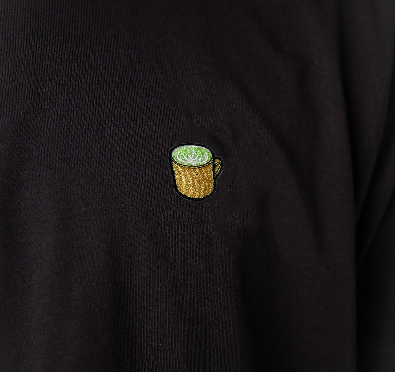 Matcha Latte | Besticktes Bio Baumwoll Unisex T-Shirt
