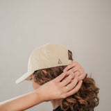 Sip Happens | Bestickte Bio Baumwoll Cord Cap