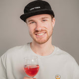 Vino Vibes | Bestickte Bio Baumwoll Cord Cap