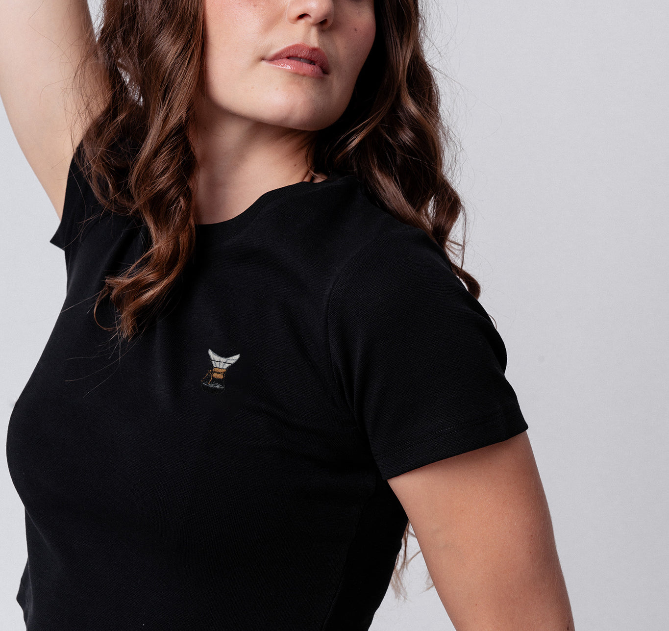 Sophisticated Filter | Besticktes Bio Baumwoll Cropped T-Shirt