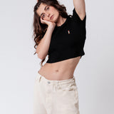 Penninger Blutwurz | Besticktes Bio Baumwoll Cropped T-Shirt