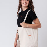 Spritz Signature | Camiseta bordada de algodón orgánico para mujer