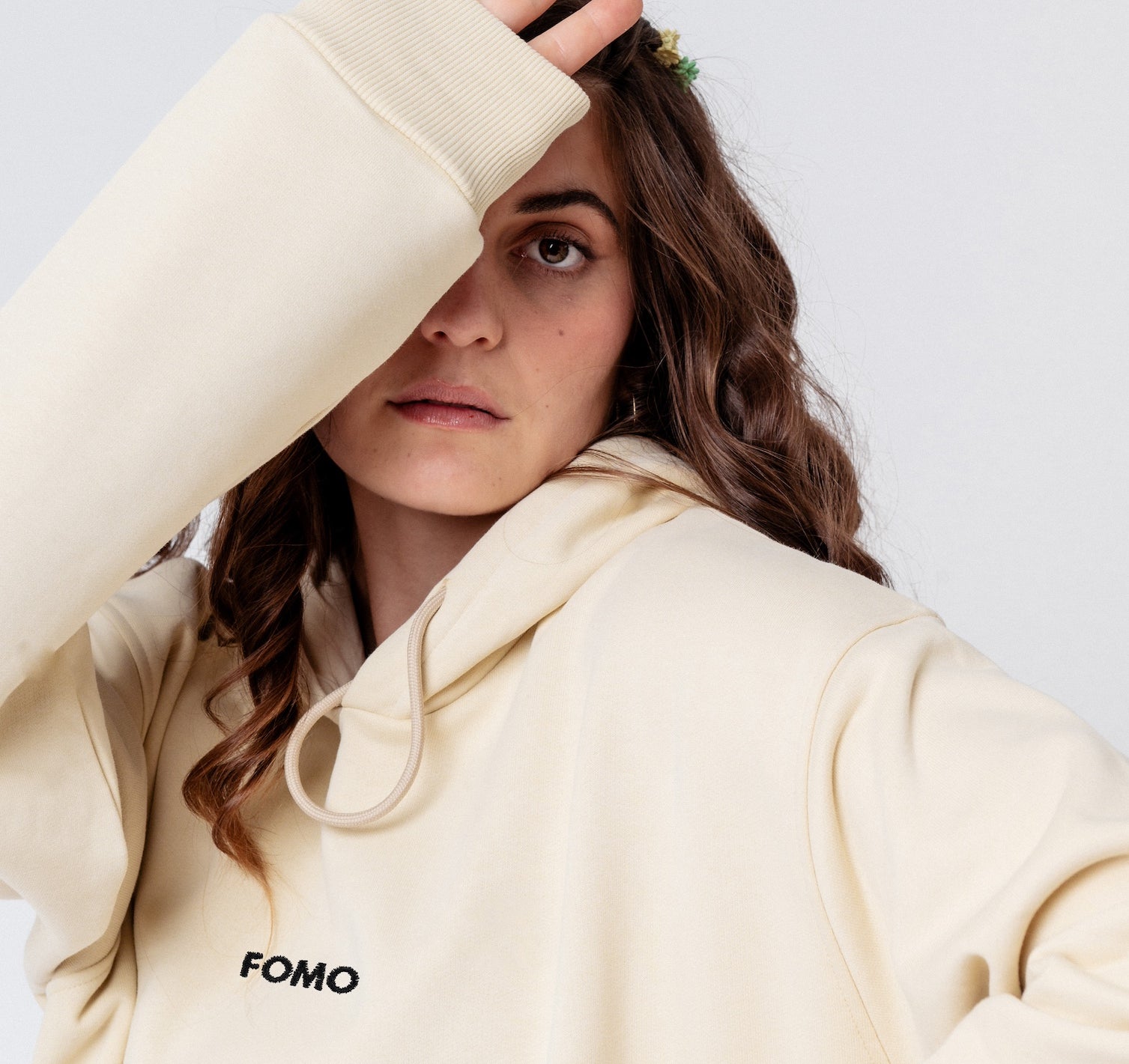 Fomo | Sudadera con capucha bordada de algodón orgánico para mujer