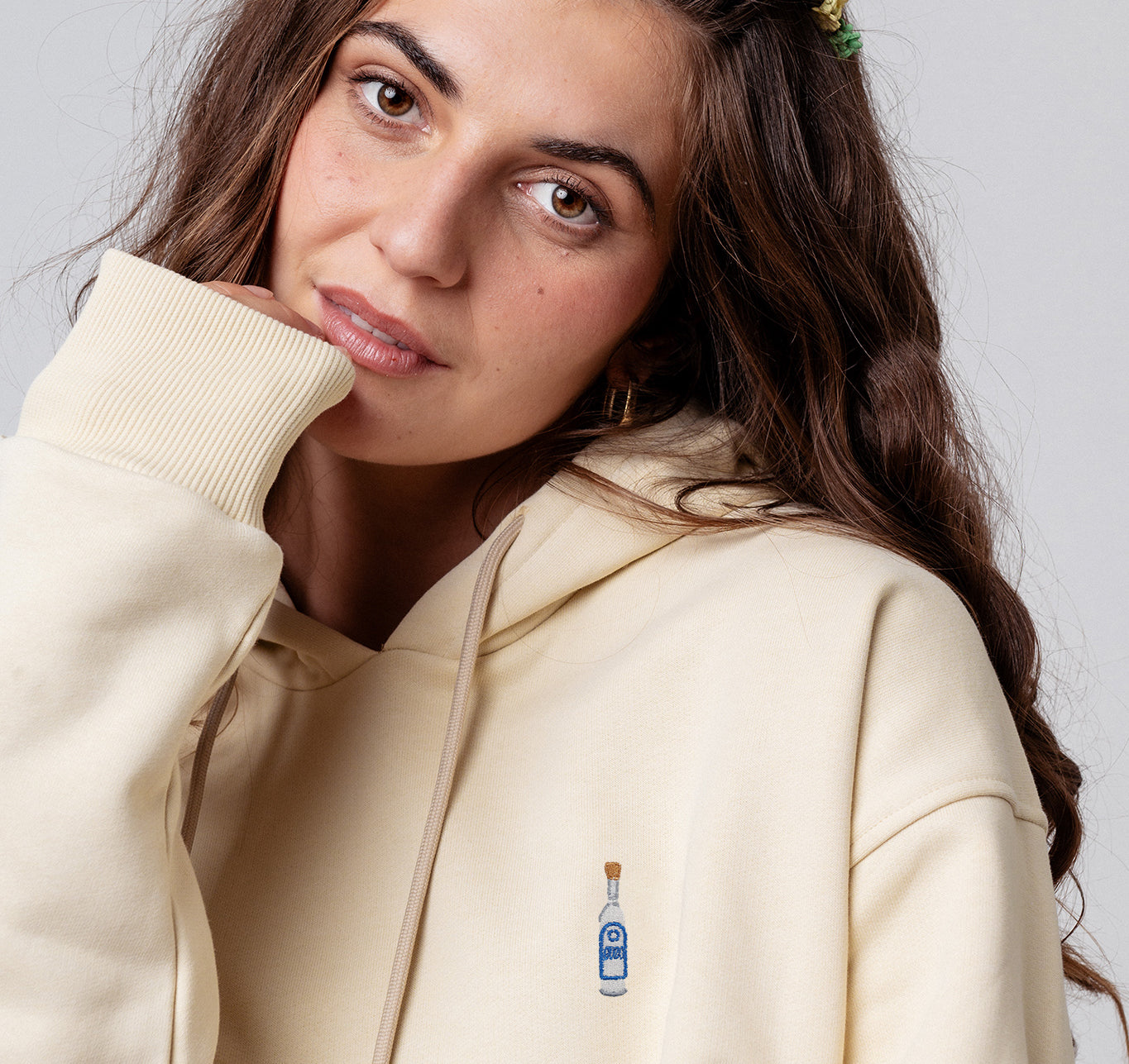Ouzo | Sudadera bordada con capucha de algodón orgánico para mujer