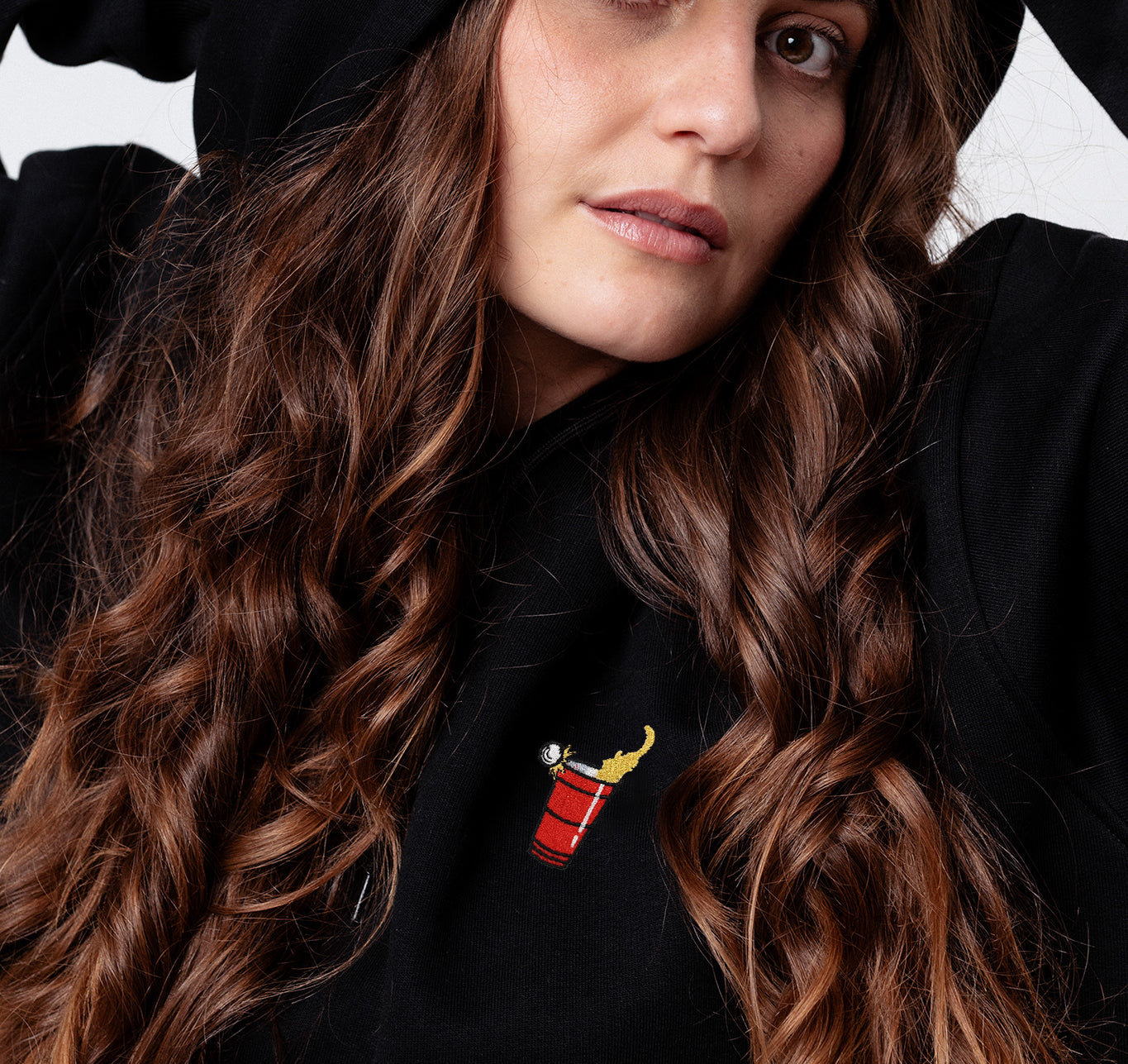 Sudadera con capucha Beerpong Randtreffer | Bordada de algodón orgánico para mujer