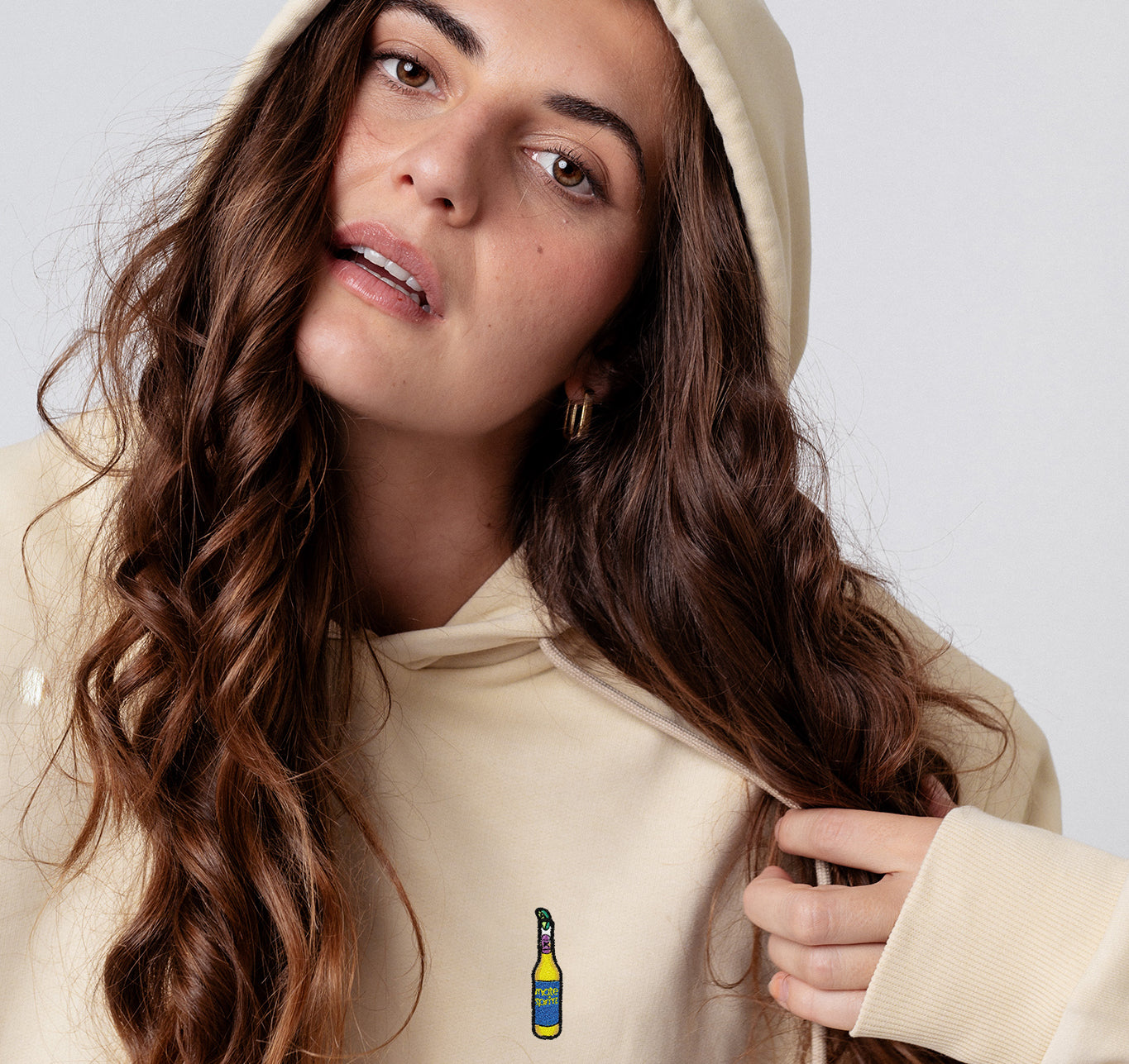 Mate Spritz | Sudadera con capucha bordada de algodón orgánico para mujer