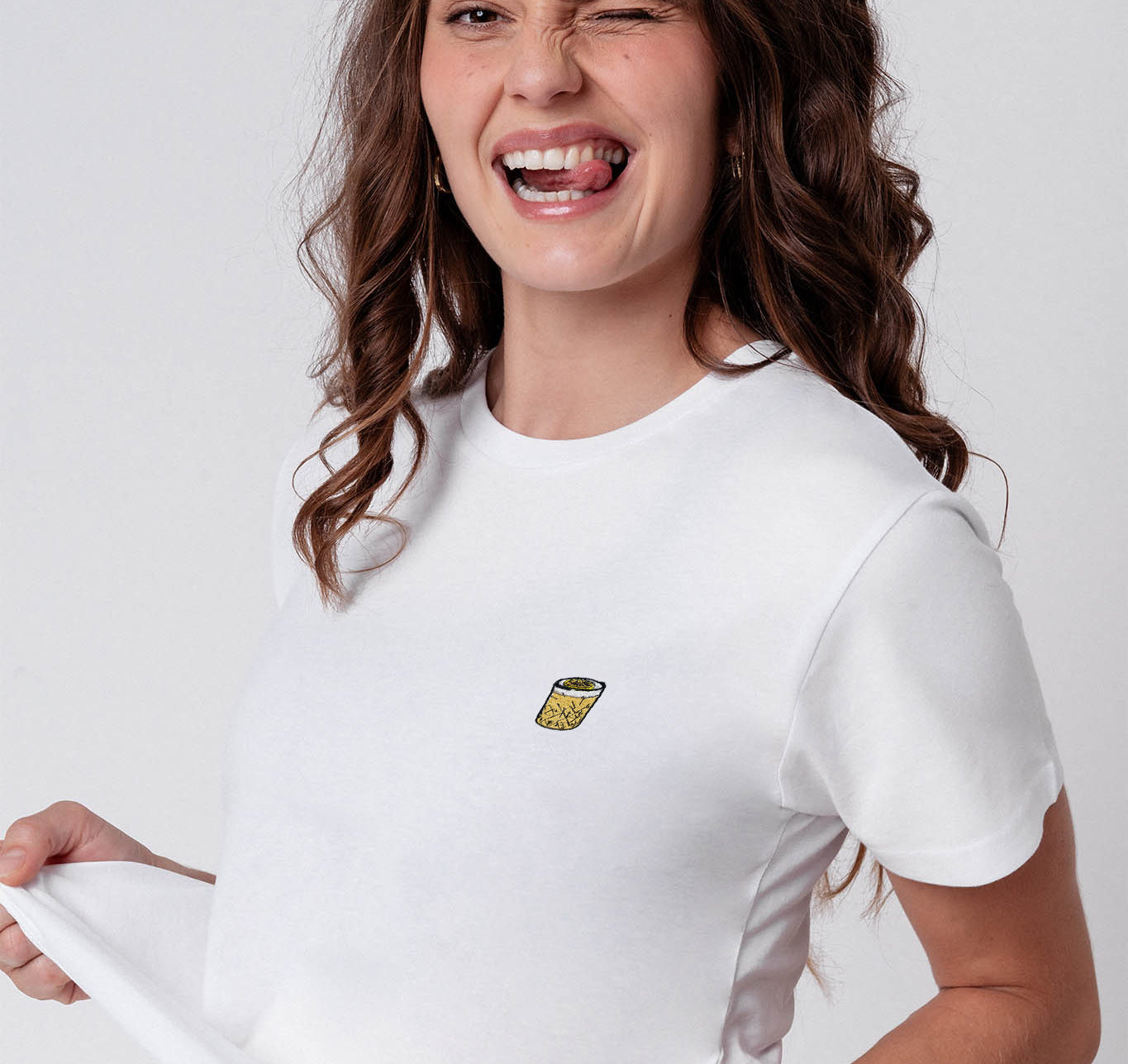 Whisky Sour | Camiseta bordada de algodón orgánico para mujer