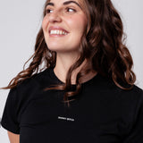 Skinny Bitch | Camiseta bordada de algodón orgánico para mujer
