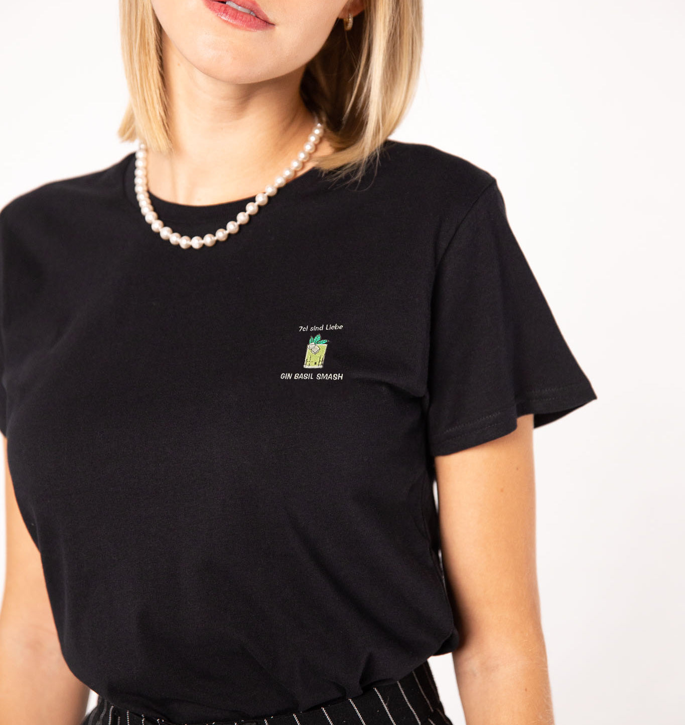 TAILORED TASTES Gin Basil Smash | Besticktes Frauen Bio Baumwoll T-Shirt