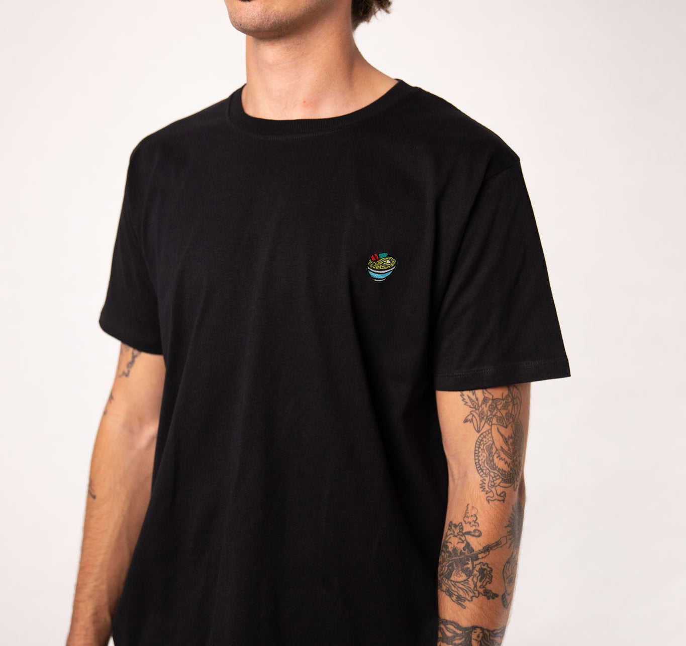 Ramen | Besticktes Bio Baumwoll Unisex T-Shirt