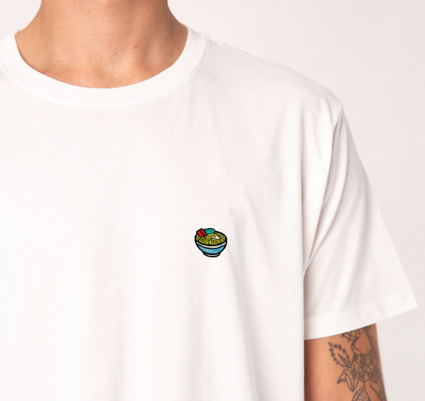 Ramen | Besticktes Bio Baumwoll Unisex T-Shirt